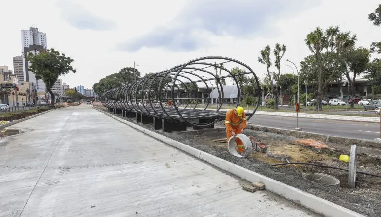 Obras do BRT Leste-Oeste na Avenida Sete de Setembro.