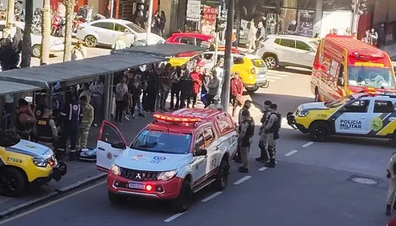 Tiroteio em pleno Centro de Curitiba deixa três pessoas baleadas