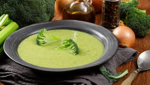Sopas e cremes para emagrecer no inverno? Veja 8 receitas funcionais para aquecer o corpo
