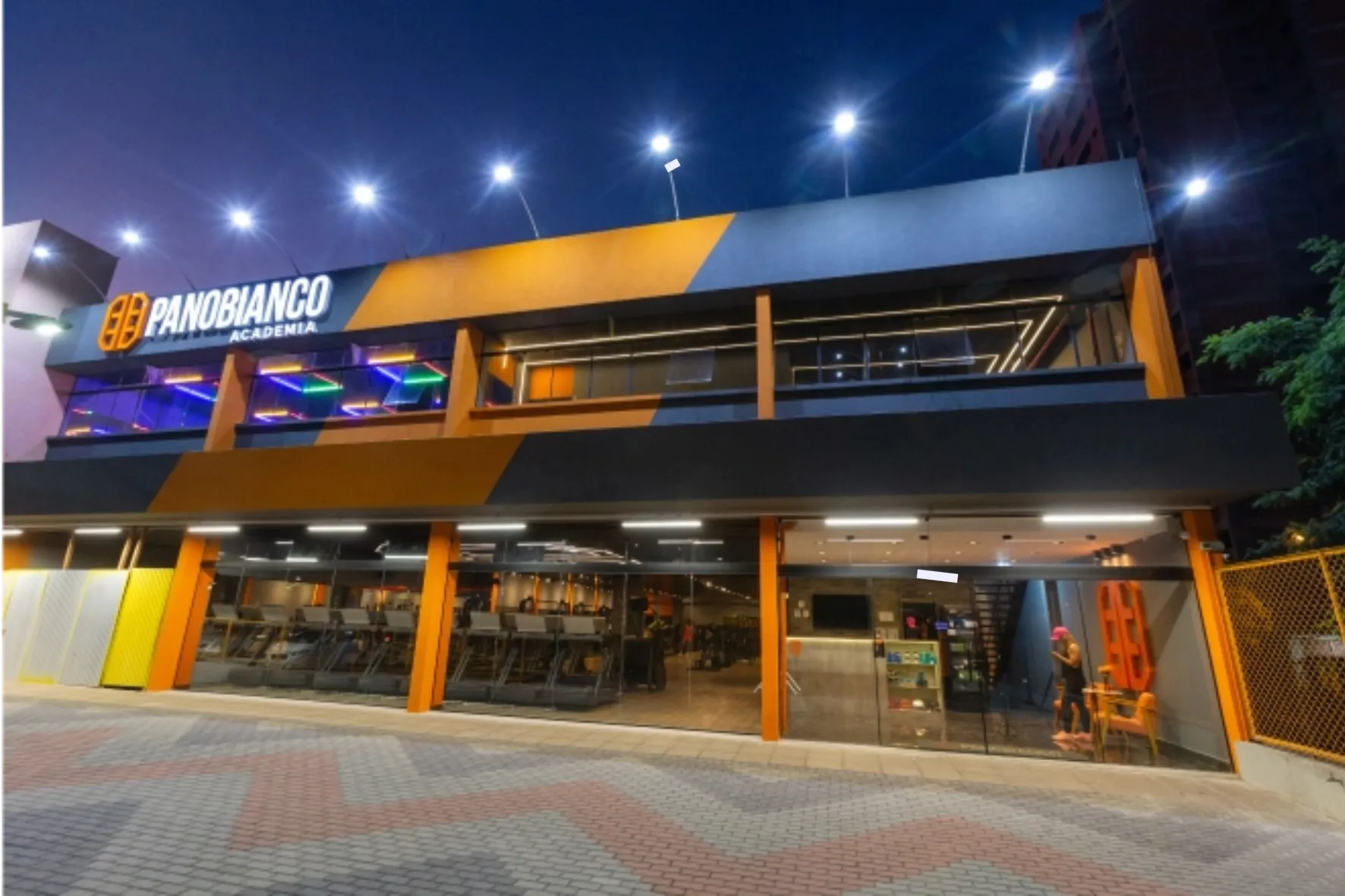 Fachada de academia Panobianco em Ibiporã
