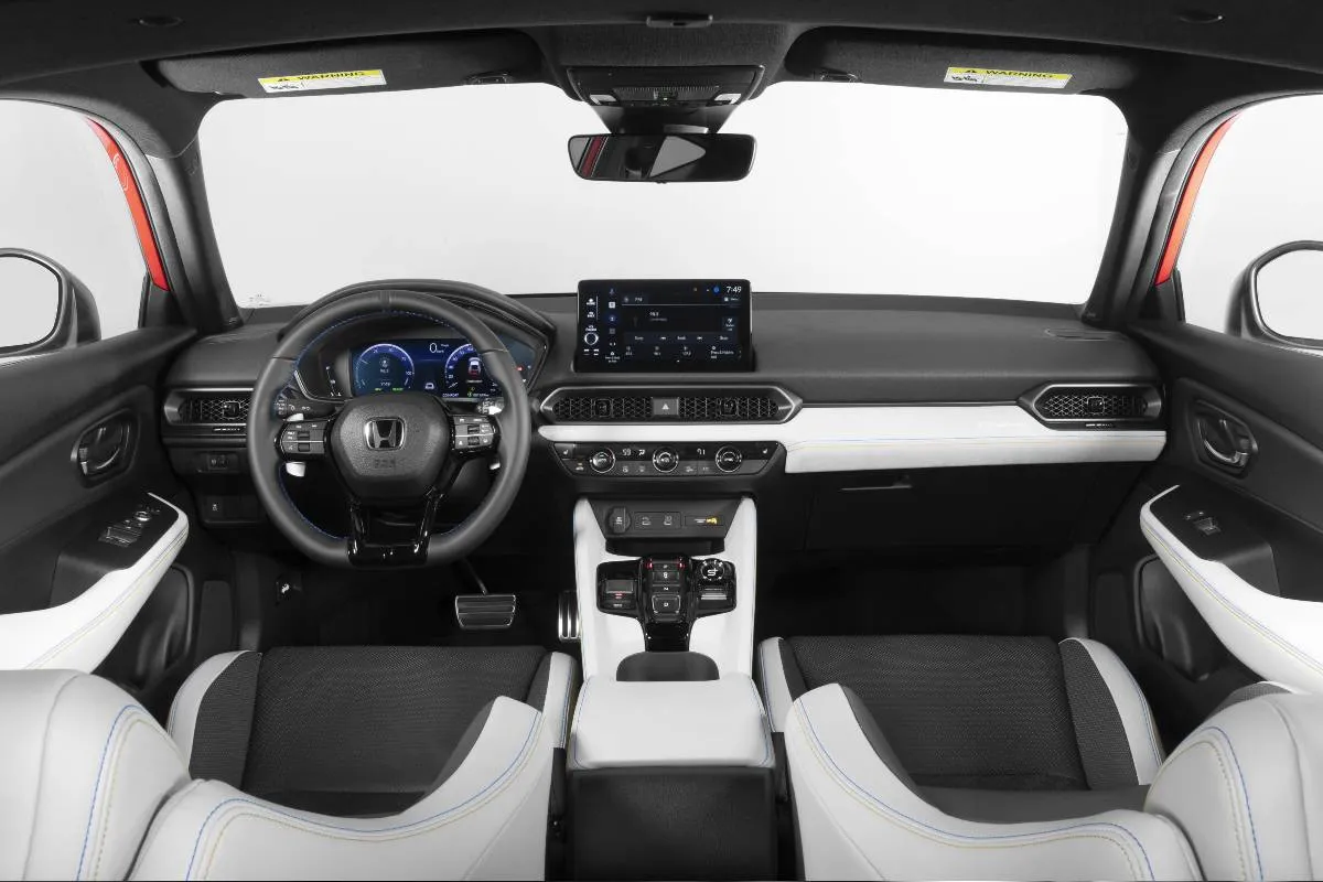 Imagem mostra a interna do Honda Prelude 2026.