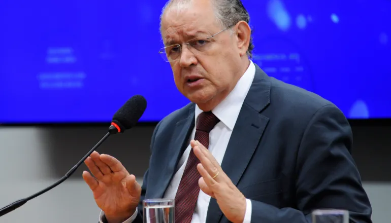 Deputado do Paraná propõe convocar para a Seleção só jogadores que atuam no Brasil