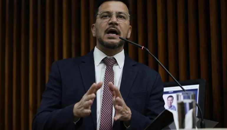 TCE identifica comando ilegal em petição de deputado do Paraná