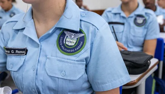 Curitiba aprova escolas cívico-militares: 11 unidades podem mudar e sindicato reage