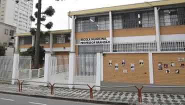 Lei aprova escolas cívico-militares em Curitiba