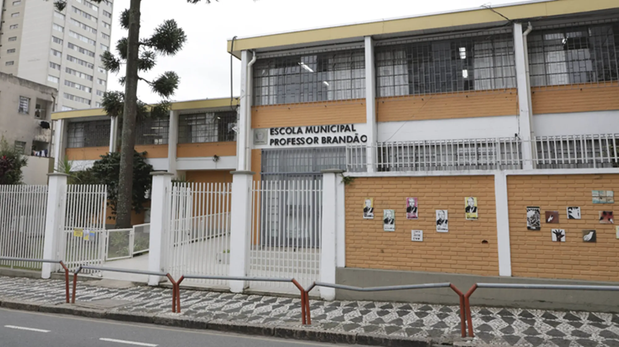 Lei aprova escolas cívico-militares em Curitiba
