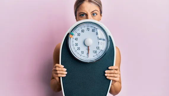Inflamação silenciosa: entenda como ela pode dificultar o emagrecimento