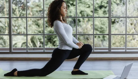 Yoga no inverno: 4 benefícios da prática contra dores articulares no frio
