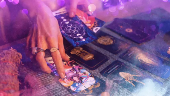 Tarot do dia: previsão para os 12 signos em 17/07/2026