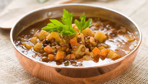 9 sopas deliciosas e nutritivas para ajudar a emagrecer