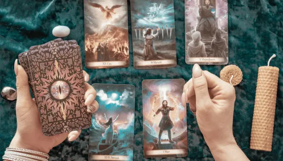 Tarot do dia: previsão para os 12 signos em 19/07/2026