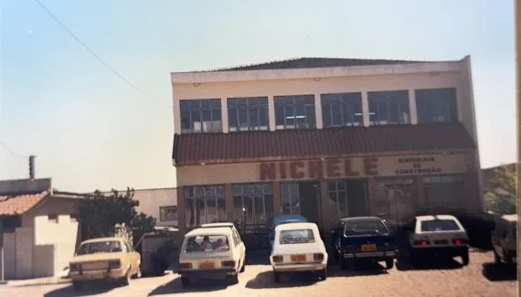 Empresa paranaense chega aos 50 anos e entra para a elite do varejo de construção no Brasil