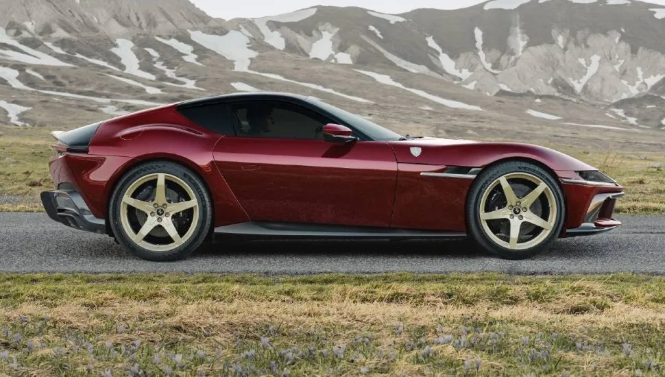 Imagem mostra a nova Ferrari 12 Cilindri Manuale