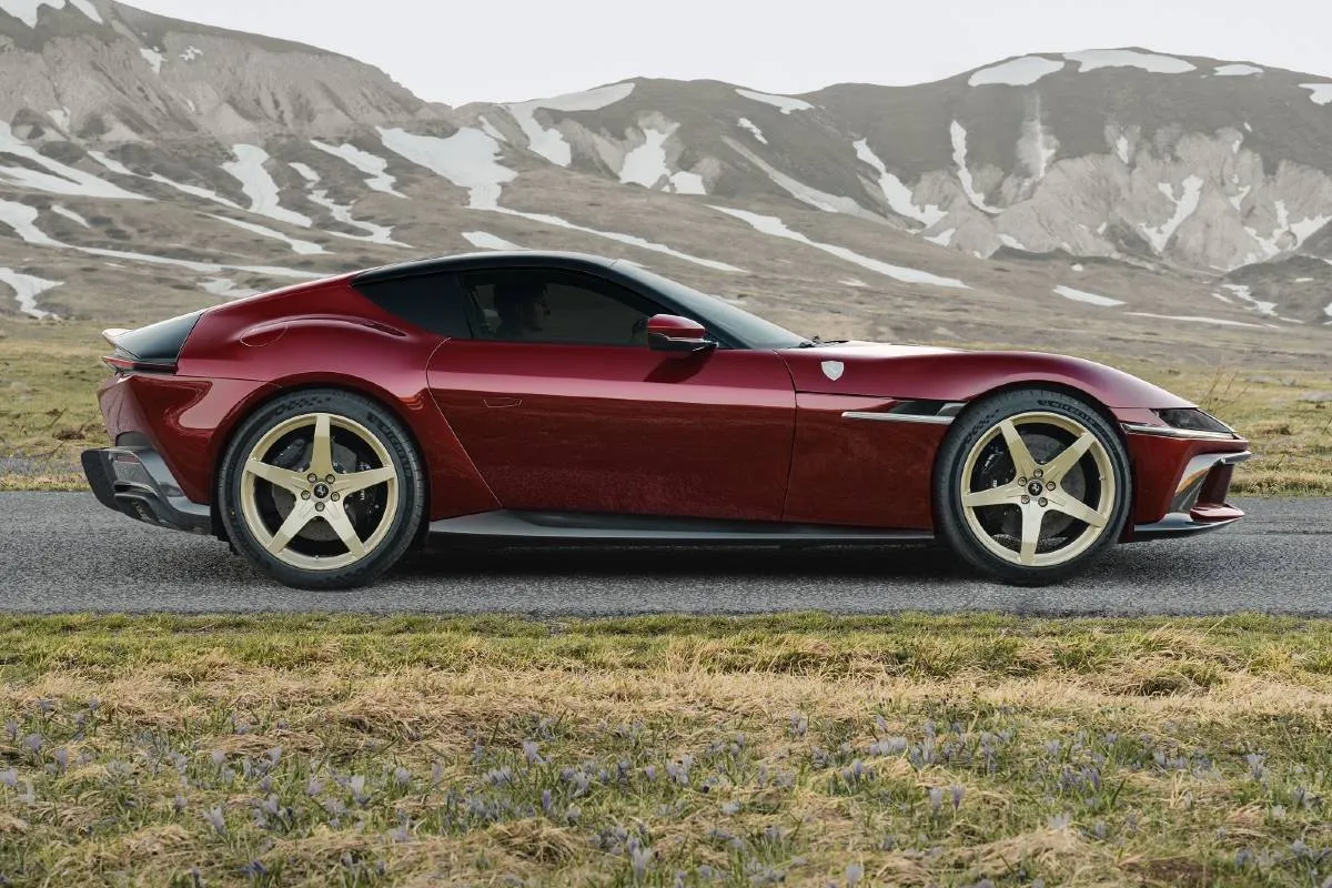 Imagem mostra a nova Ferrari 12 Cilindri Manuale