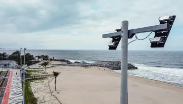 A ação civil pública demonstra que as estruturas de grande porte alteraram drasticamente a paisagem da orla.