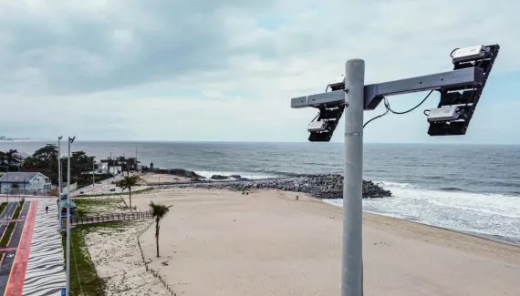 Justiça suspende licença dos superpostes de Matinhos e obriga IAT a fazer estudo ambiental