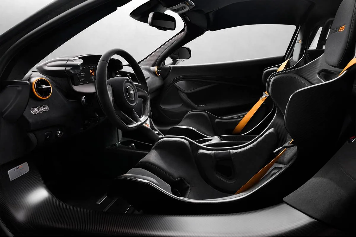 Imagem mostra a interna da nova McLaren 788HS