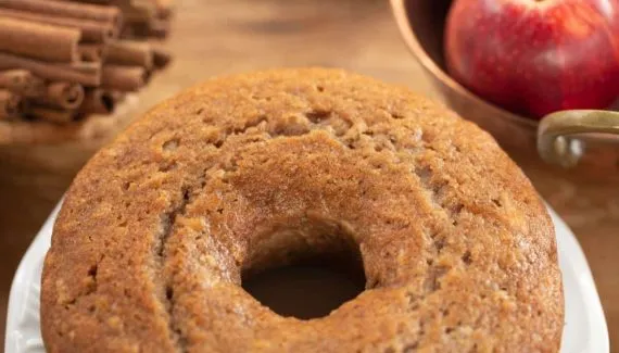 Quer um lanche saudável? Veja 8 receitas de bolo fáceis de fazer