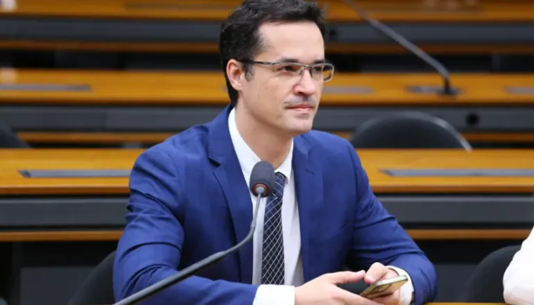 Decisão do TRE-PR confirma elegibilidade de Deltan Dallagnol ao Senado pelo Paraná