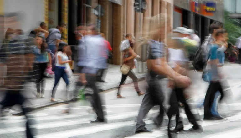 Por que paranaenses estão deixando o estado? Quase 243 mil saíram para outras regiões do Brasil