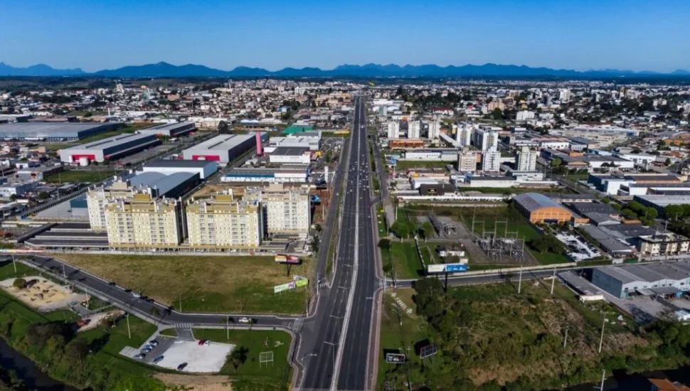 Pinhais é um dos municípios da Região Metropolitana que devem ganhar maior integração com Curitiba em projetos de mobilidade e desenvolvimento urbano previstos nas diretrizes do novo Plano Diretor de Curitiba. Foto: Roberto Dziura Jr./Governo do Paraná
