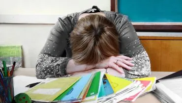 Volta às aulas encontra professores exaustos e desmotivados no Paraná
