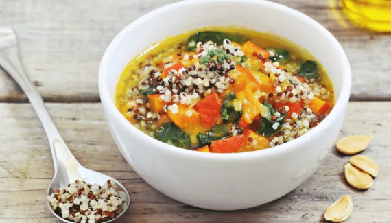 6 receitas de sopas vegetarianas para se aquecer nos dias frios