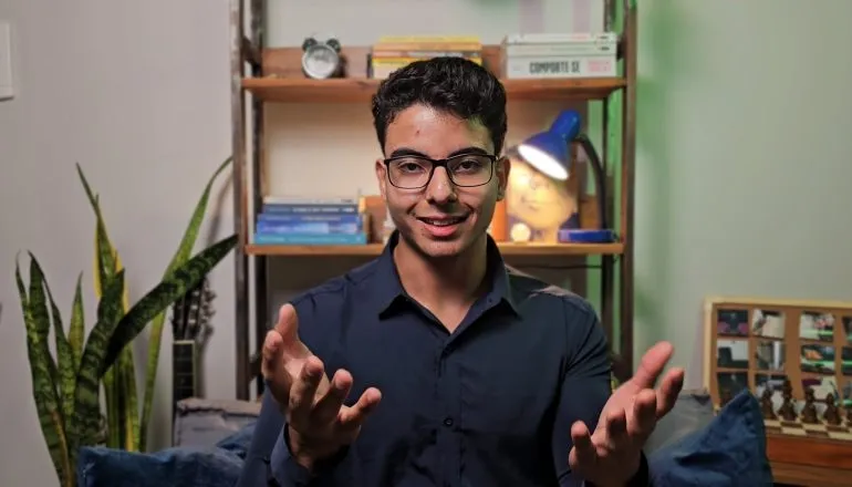 Paranaense de 17 anos vence 965 mil competidores e vai representar Brasil em Olimpíada de IA