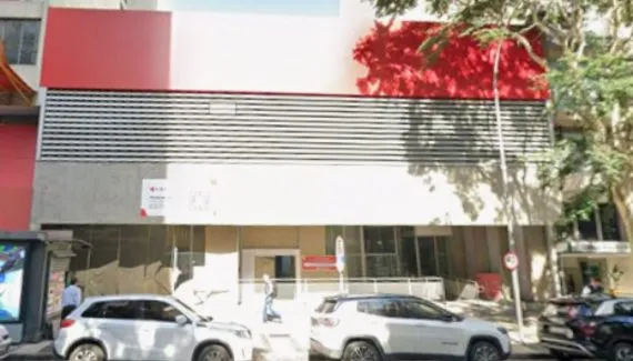 Imóvel que abrigou bancos no Centro de Curitiba deverá receber supermercado