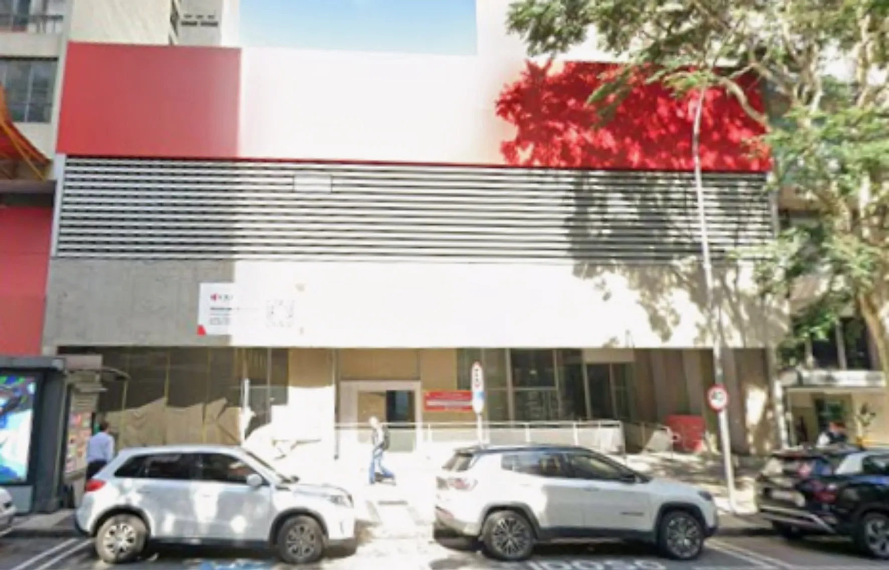 Fachada de prédio / Imóvel que já abrigou Banespa e Santander deverá ser novo Festval