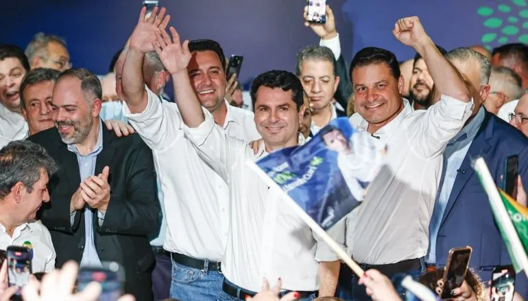 Republicanos oficializa Alexandre Curi ao Senado e apoio a Sandro Alex