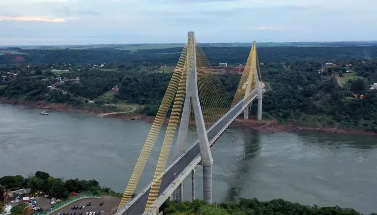 Novas regras liberam mais veículos na Ponte da Integração entre Paraná e Paraguai