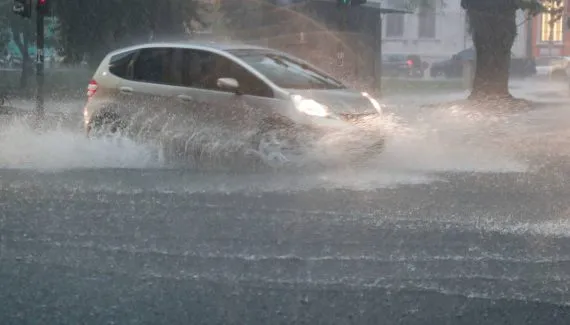Temporal no Paraná: chuva pode passar de 100 mm e temperatura cai para 9°C