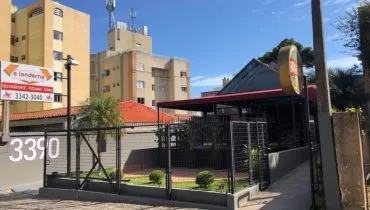 Fachada de restaurante A Landerna, em Curitiba