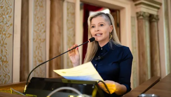 Vanda de Assis pede cassação de Delegada Tathiana após acusação de xenofobia