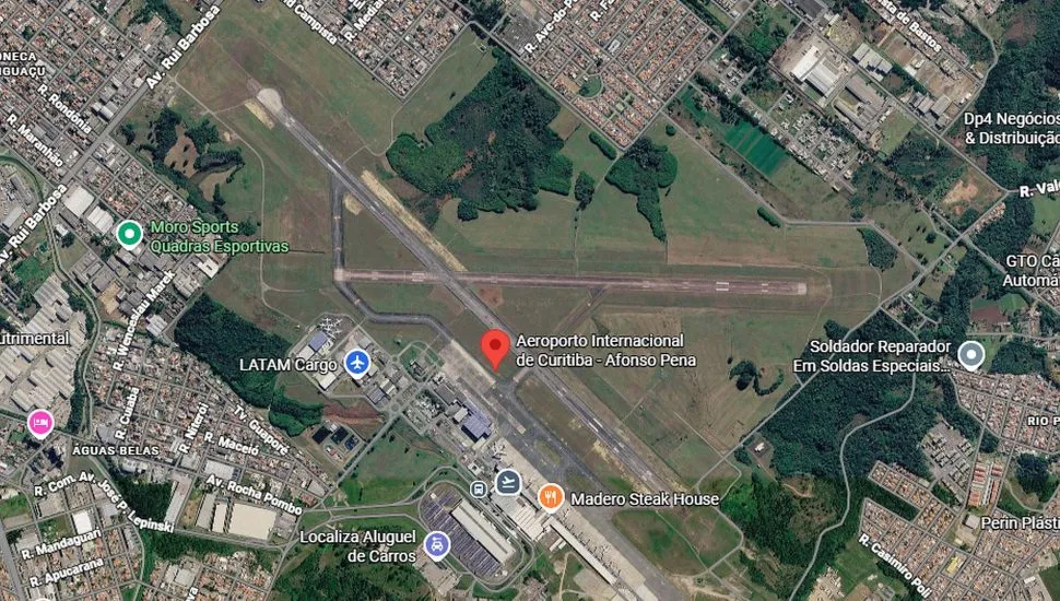 imagem aerea mostra o aeroporto afonso pena e região ao redor