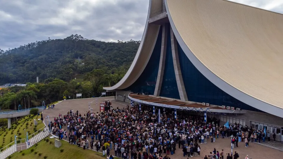 O jubileu de 20 anos do Santuário Santa Paulina tem como lema "Passo a passo, sempre em frente", inspirado nos ensinamentos da santa. Foto: Vaner Junior/Santuário de Santa Paulina