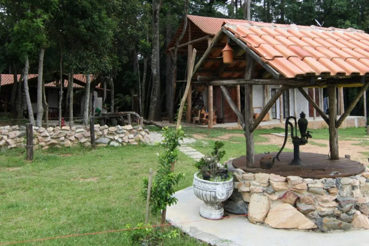 Imagem mostra uma propriedade rural.
