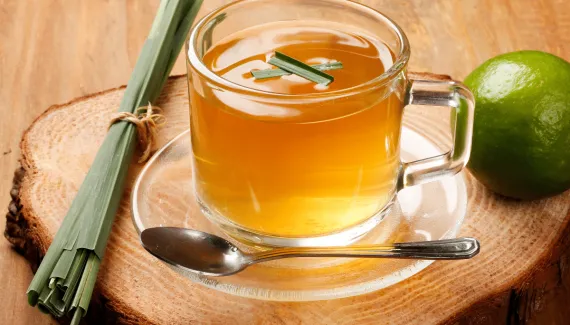 Chá de capim-santo: 3 receitas e os seus benefícios para a saúde