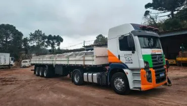 Defesa Civil entrega 2,6 mil telhas a moradores de Piraí do Sul após tornado