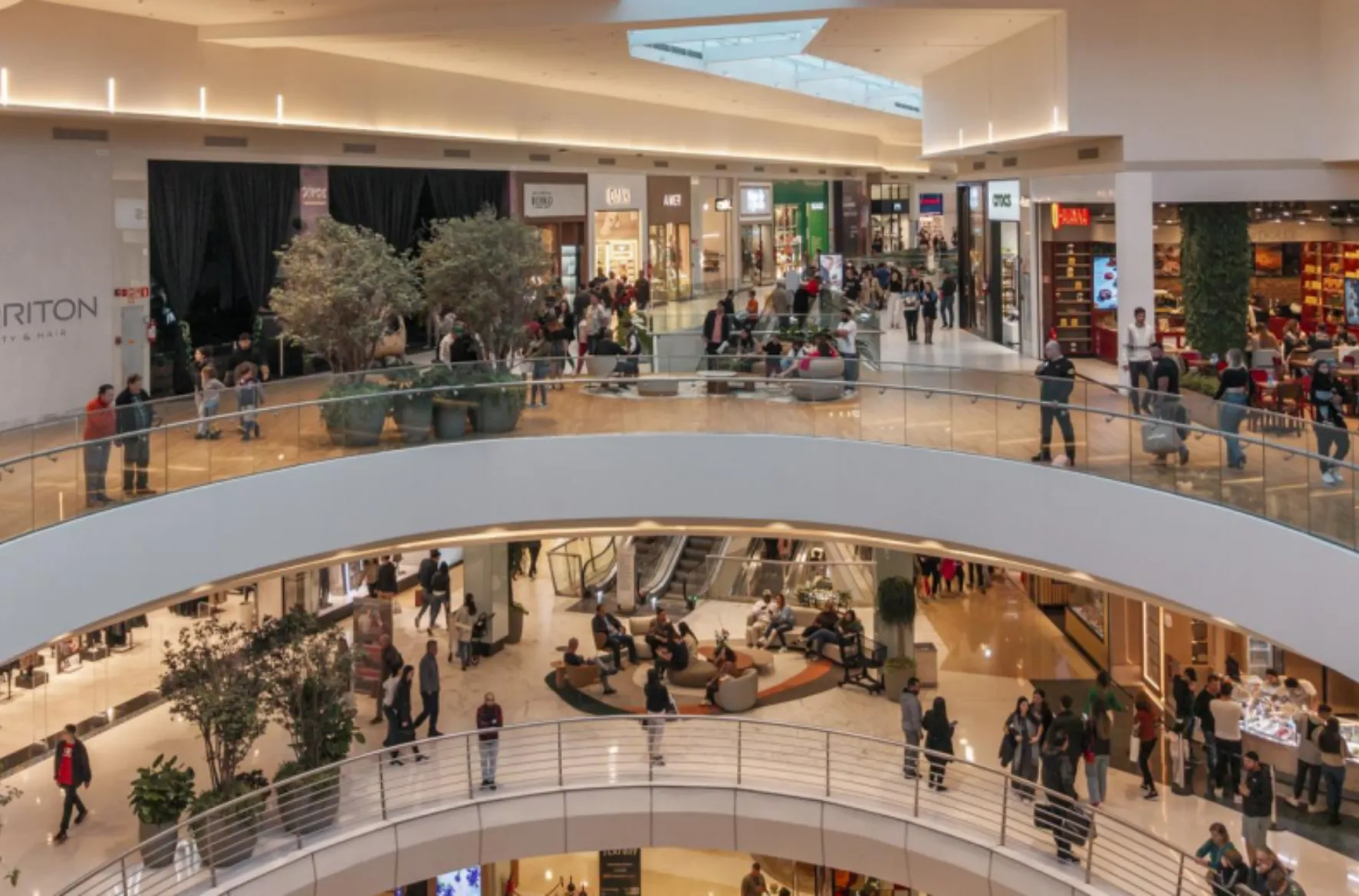 ParkShoppingBarigui / três andares de corredores em shopping