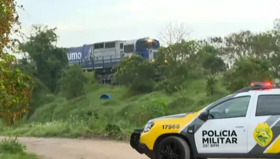 Homem morre após ser atingido por trem na madrugada em Curitiba
