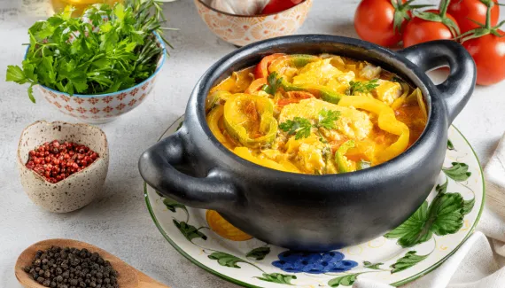 Moqueca de peixe: aprenda 3 receitas fáceis e saudáveis para o jantar