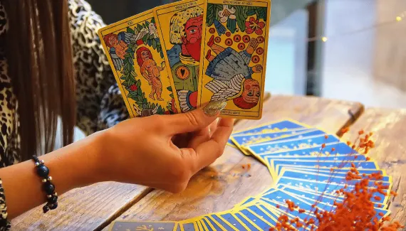 Tarot do dia: previsão para os 12 signos em 14/08/2026