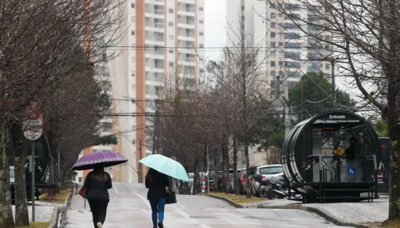 Paraná tem alerta de tempestades com ventos de até 100 km/h neste sábado
