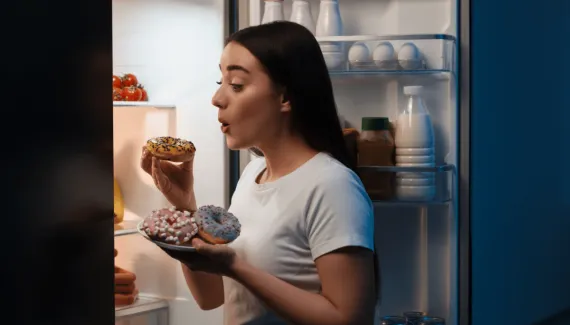 Dificuldade para dormir? Veja hábitos alimentares que podem estar atrapalhando o seu sono