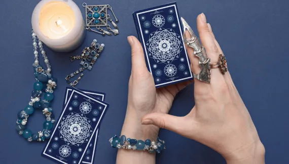 Tarot do dia: previsão para os 12 signos em 15/08/2026