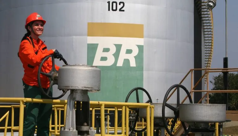 Transpetro abre concurso com salários de até R$ 14 mil com vagas em 3 cidades do Paraná