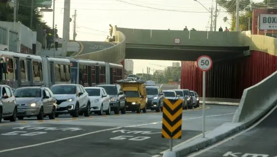 Trânsito em Curitiba hoje: bloqueio de 2 meses no Campina do Siqueira e Portão
