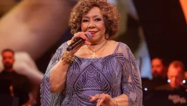 Imagem mostra a cantora Alcione.